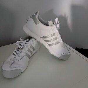 Women’s Adidas, Size 7, White/silver